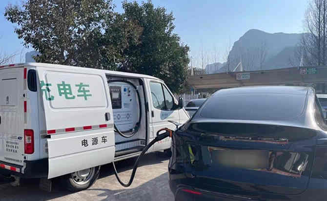 景泰汽车搭电